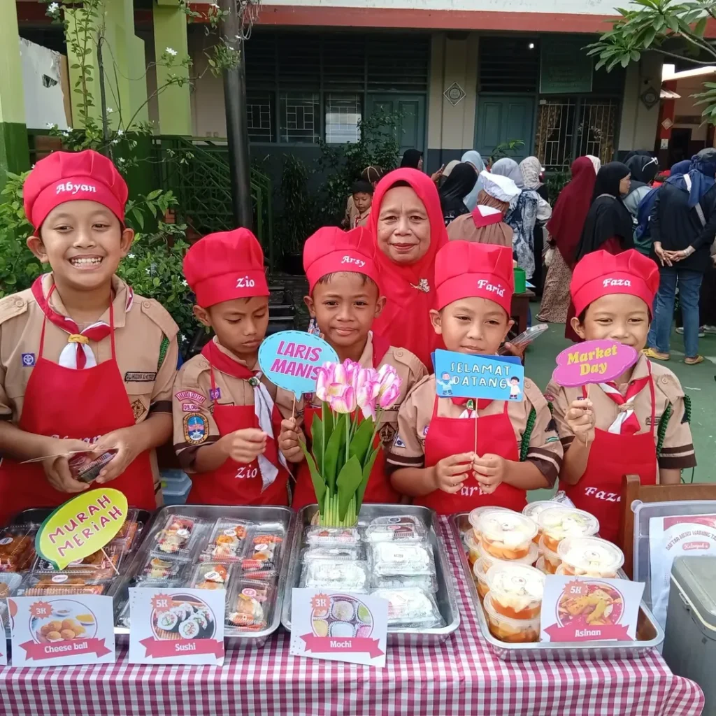 Market Day Seru di MI Madarijut Thalibin: Belajar Wirausaha Sejak Dini