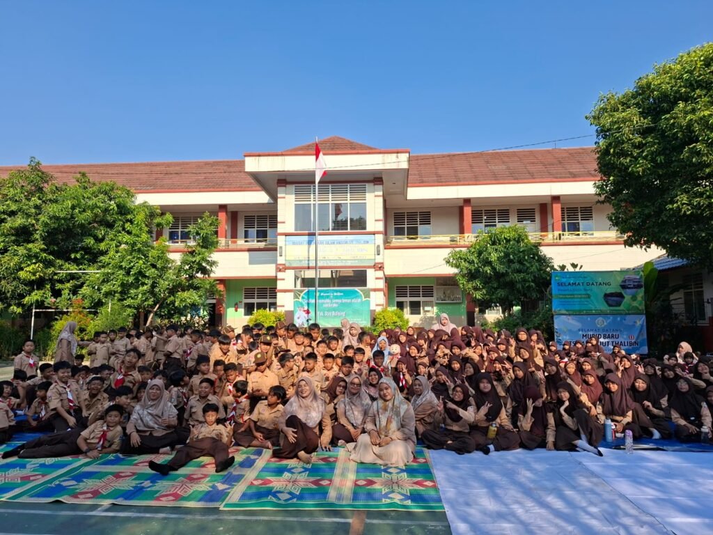 “Sekolahku Rumahku, Semua Teman adalah Saudaraku”: MI Madarijut Thalibin Hadirkan Dongeng Edukatif dan Sosialisasi Anti-Bullying pada Hari Ketiga MATAMUDA